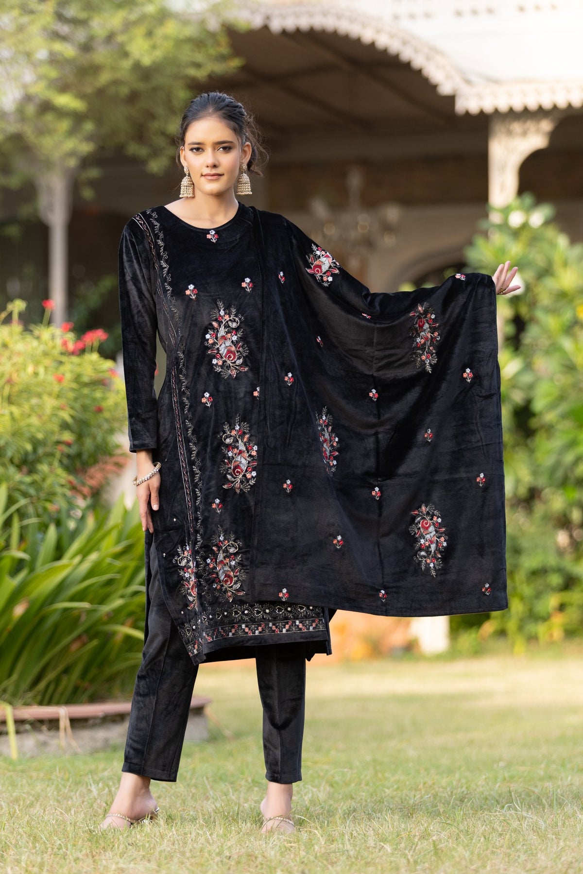 Black velvet shawl suit – Ogsan Design 100