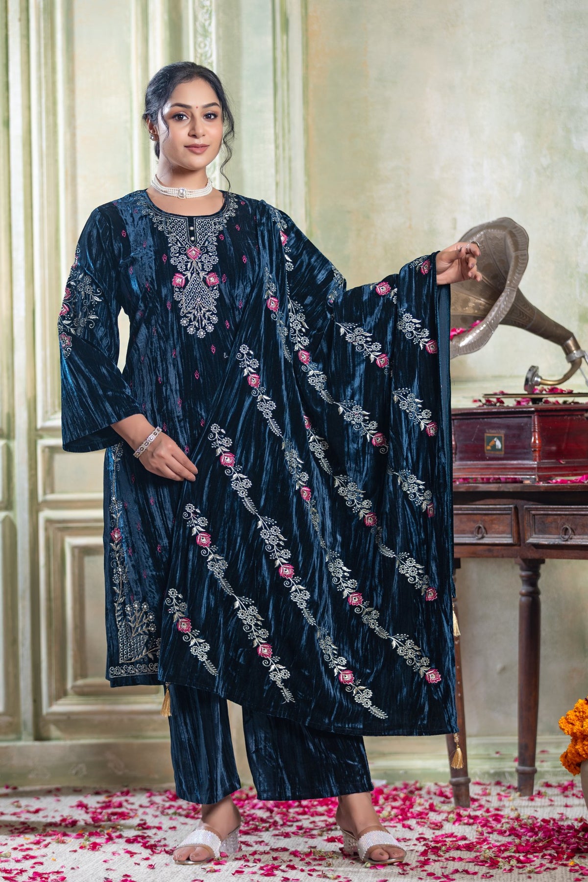 Teal velvet shawl suit – Ogsan Design 150