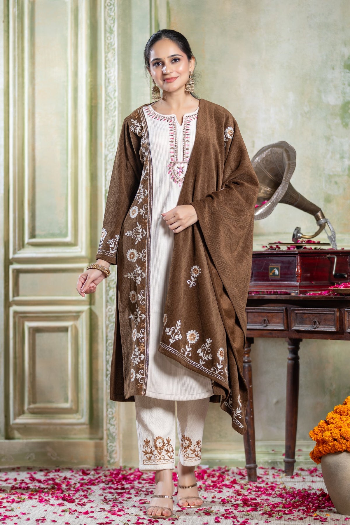 Brown & Off White velvet shawl suit – Ogsan Design 151
