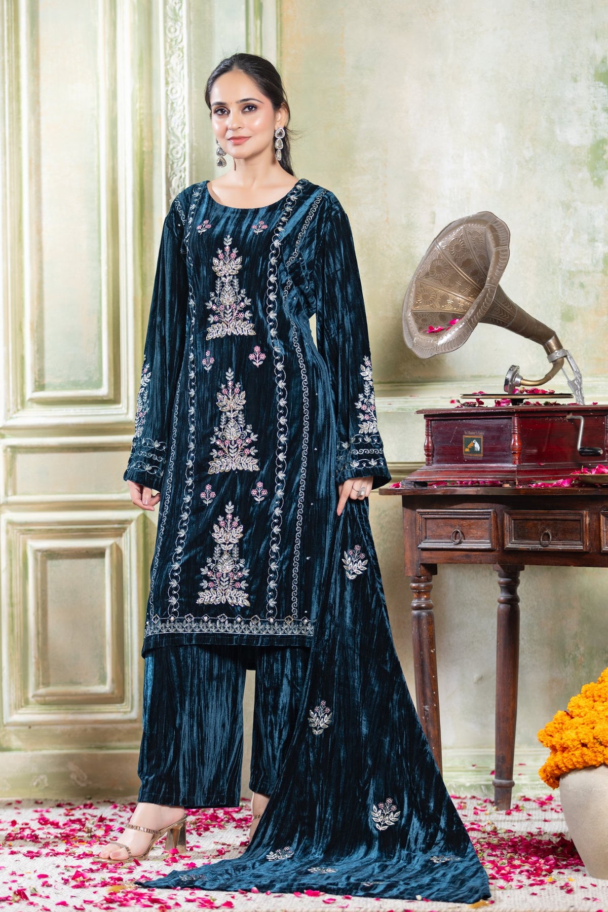 Teal velvet shawl suit – Ogsan Design 157